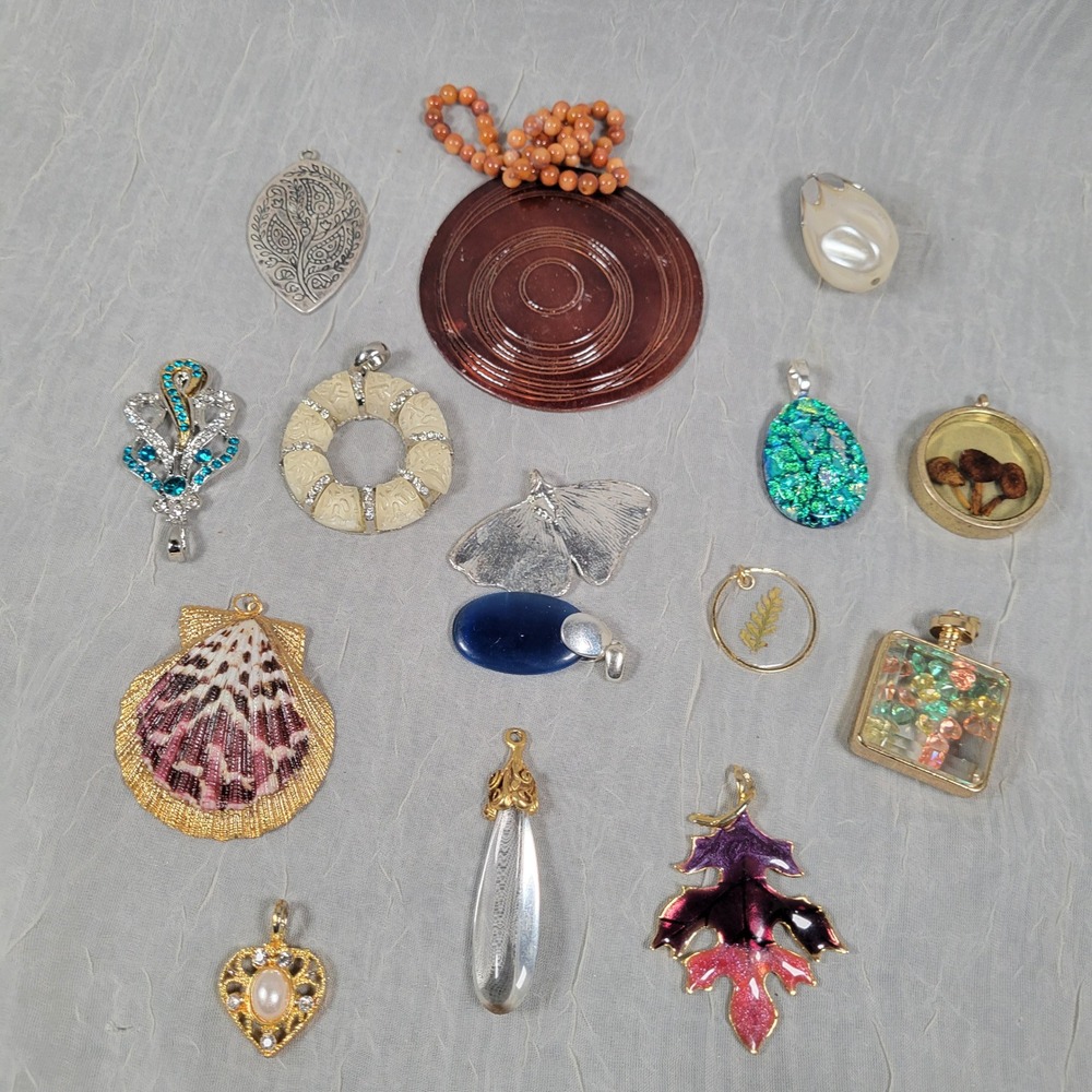 Jewlery Pendant Lot Seashell Mushroom Leaf Heart Glass Enamel 15pc